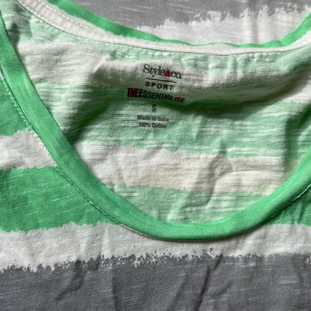 7 - NWT/NWOT Women's short sleeve tops - all "like" size small - lots of brands - Picture 11 of 15